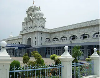 Amritsar to Ludhiana Taxi Service