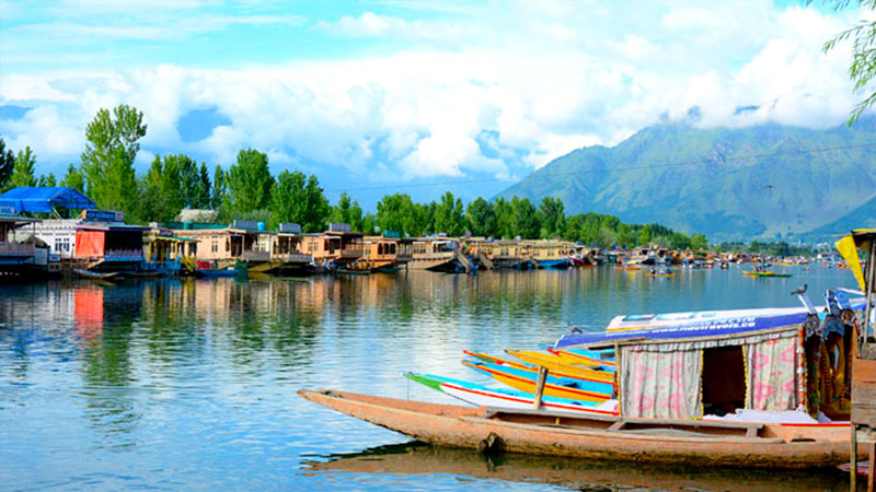 Top Attractions You Can’t Miss in Srinagar